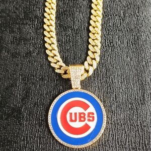 MLB Chicago Cubs 20 Inch Necklace Pendant Cuban Chain Link Baseball Jewelry